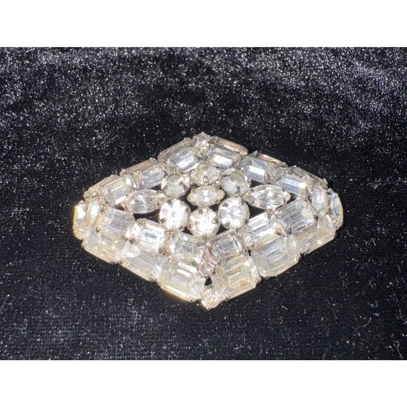 Vintage Art Deco Brooch Silver and Rhinestones Pin Closure Diamond Shape - Picture 1 of 6